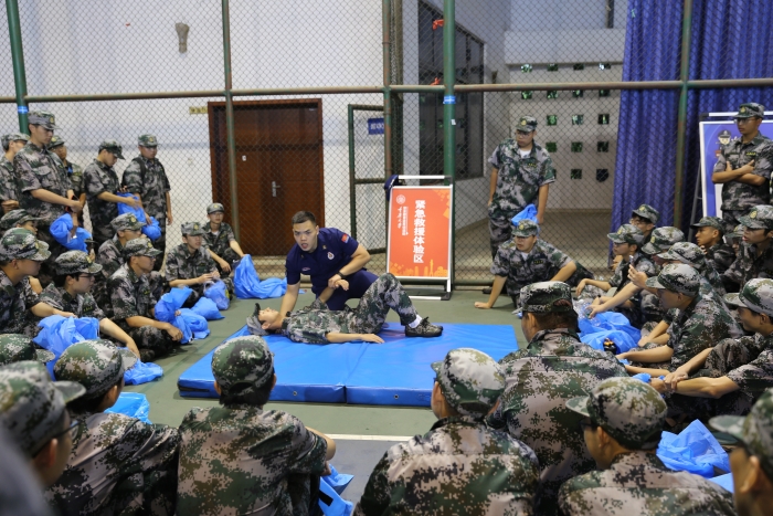 4.消防演練進軍訓活動 4.消防演練進軍訓活動